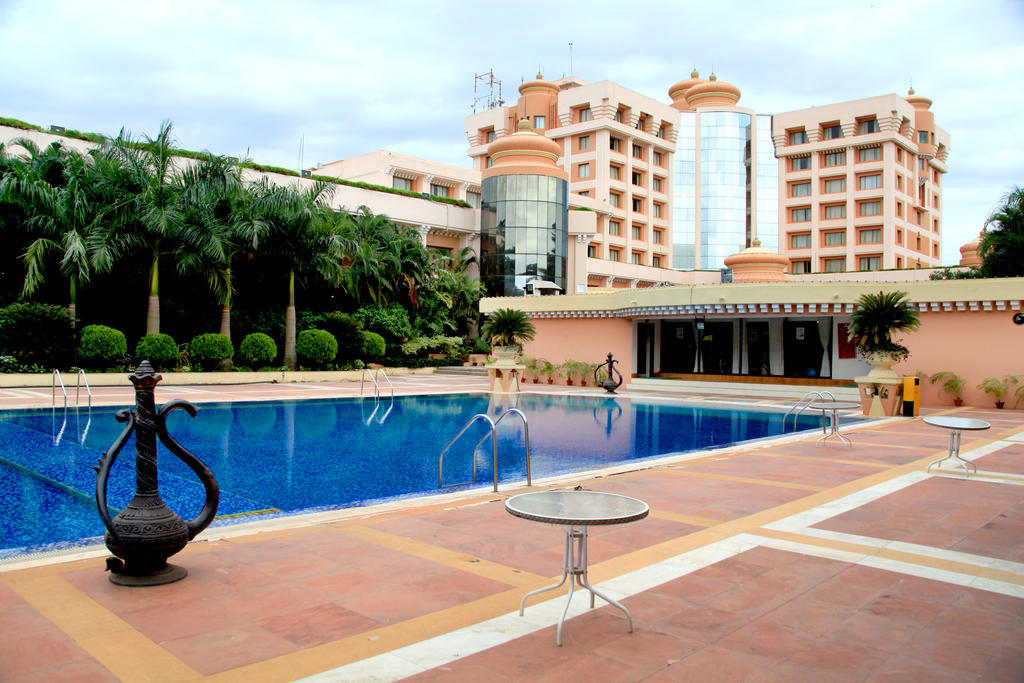 Hotel Swosti Premium Bhuvanesvar Kültér fotó