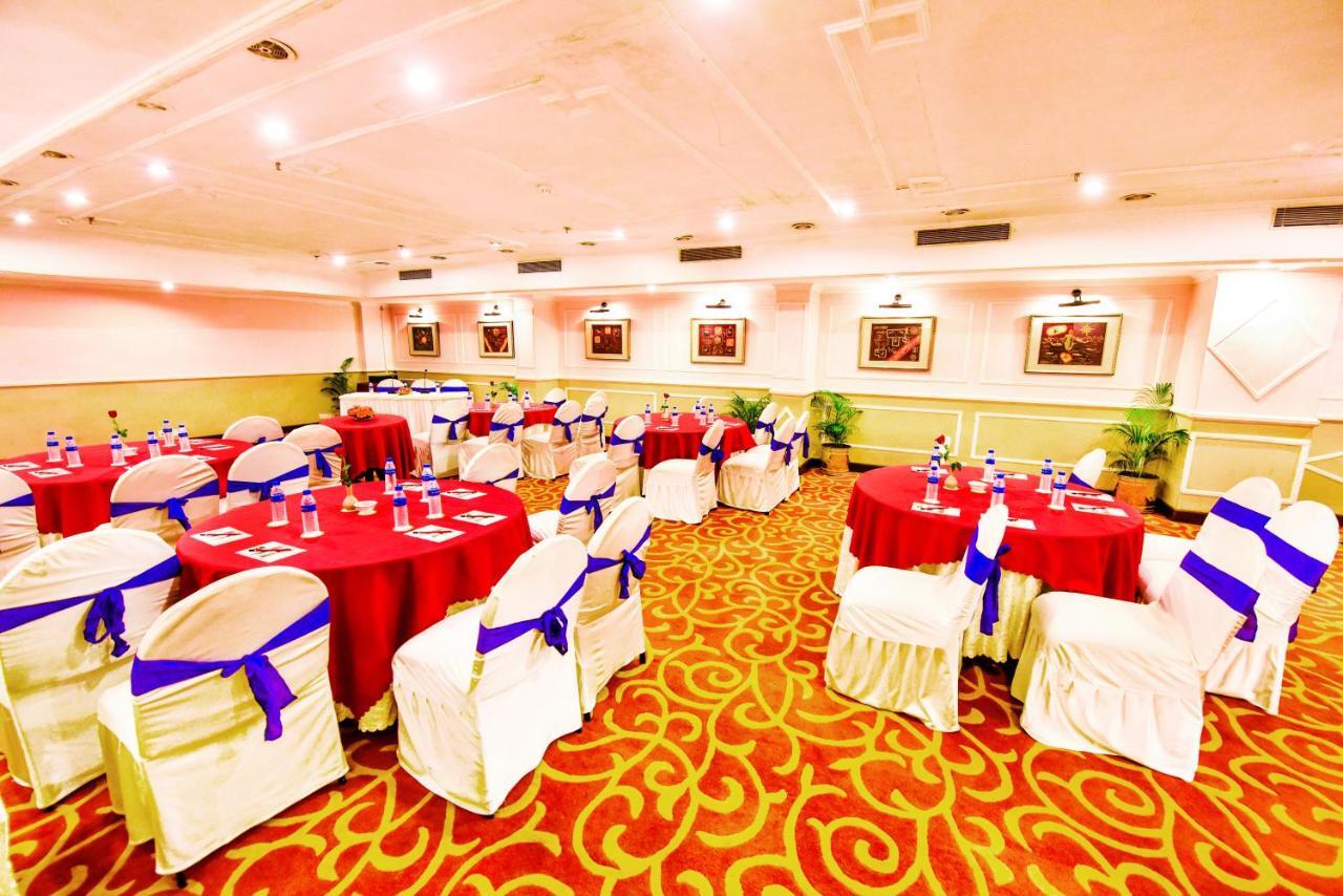 Hotel Swosti Premium Bhuvanesvar Kültér fotó